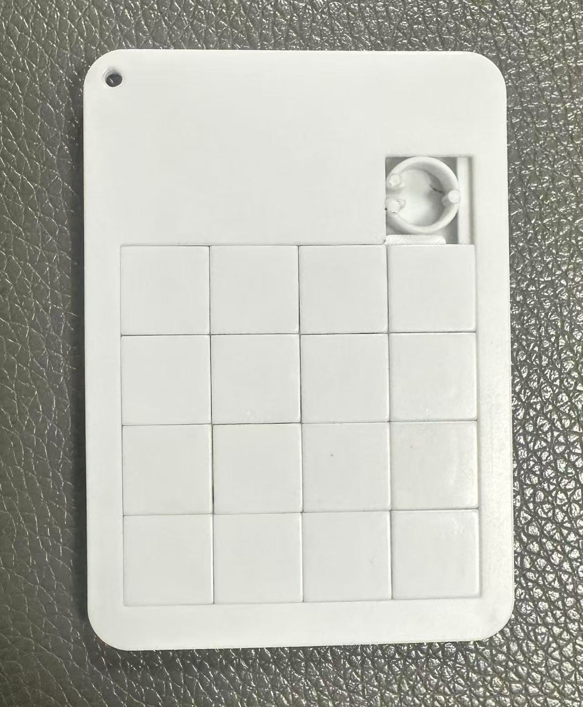 Sliding Scramble Puzzle W/ Keychain - 16 pieces