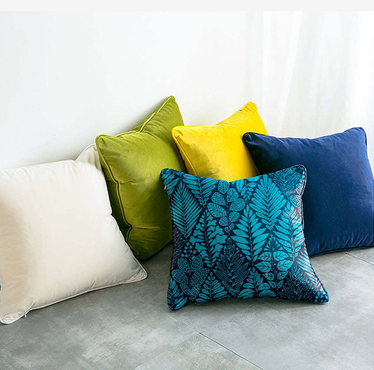 Full Printed 17.7 x 17.7" Premium Square Dutch Velvet Throw Pillowcase With Hidden Zipper