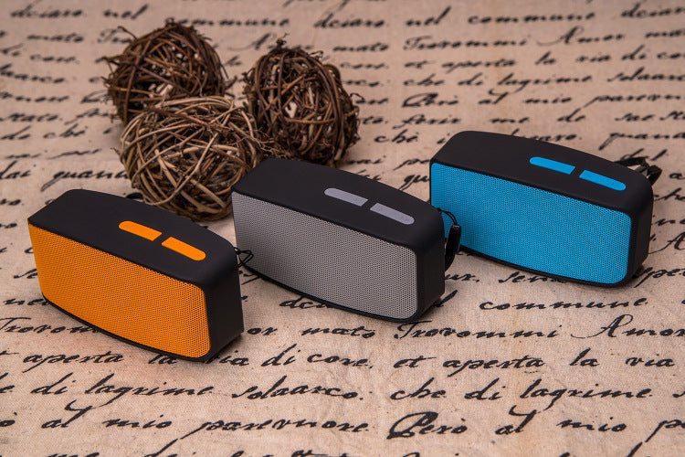 Stereo Wireless Speaker Music Player w/Lanyard
