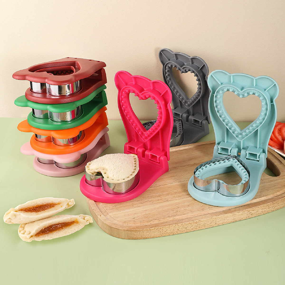 Heart Shaped Sandwich Cutter Sandwich Sealer Cutter Crustless Sandwich Maker for Lunchbox