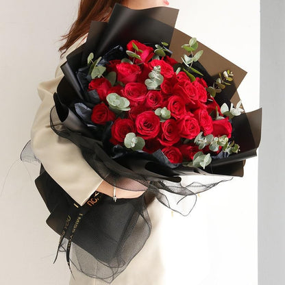 25" x 25" Floral Bouquet Wrap Paper - Black