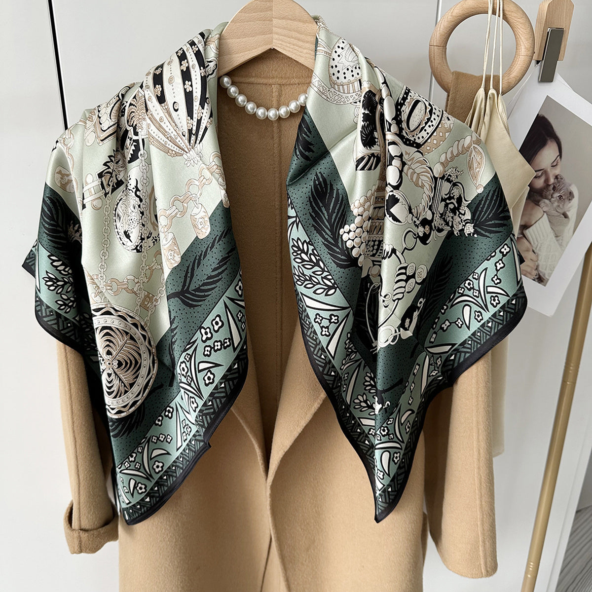 Custom 35.5" x 35.5" 100% Mulberry Silk Neck Scarf Silk Satin Wristband
