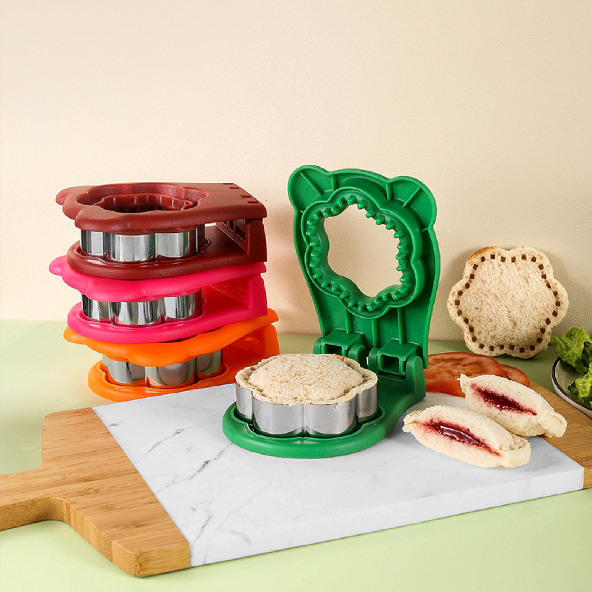 Flower Shaped Sandwich Cutter Sandwich Sealer Cutter Crustless Sandwich Maker for Lunchbox
