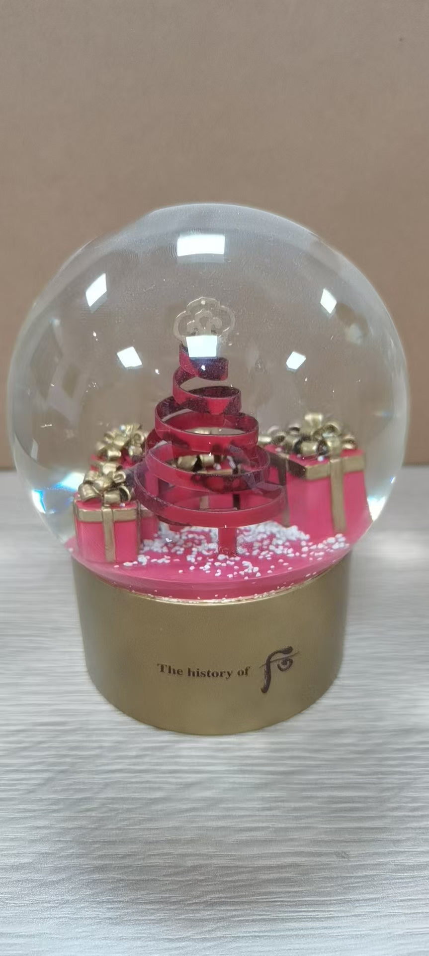 Custom snow globe
