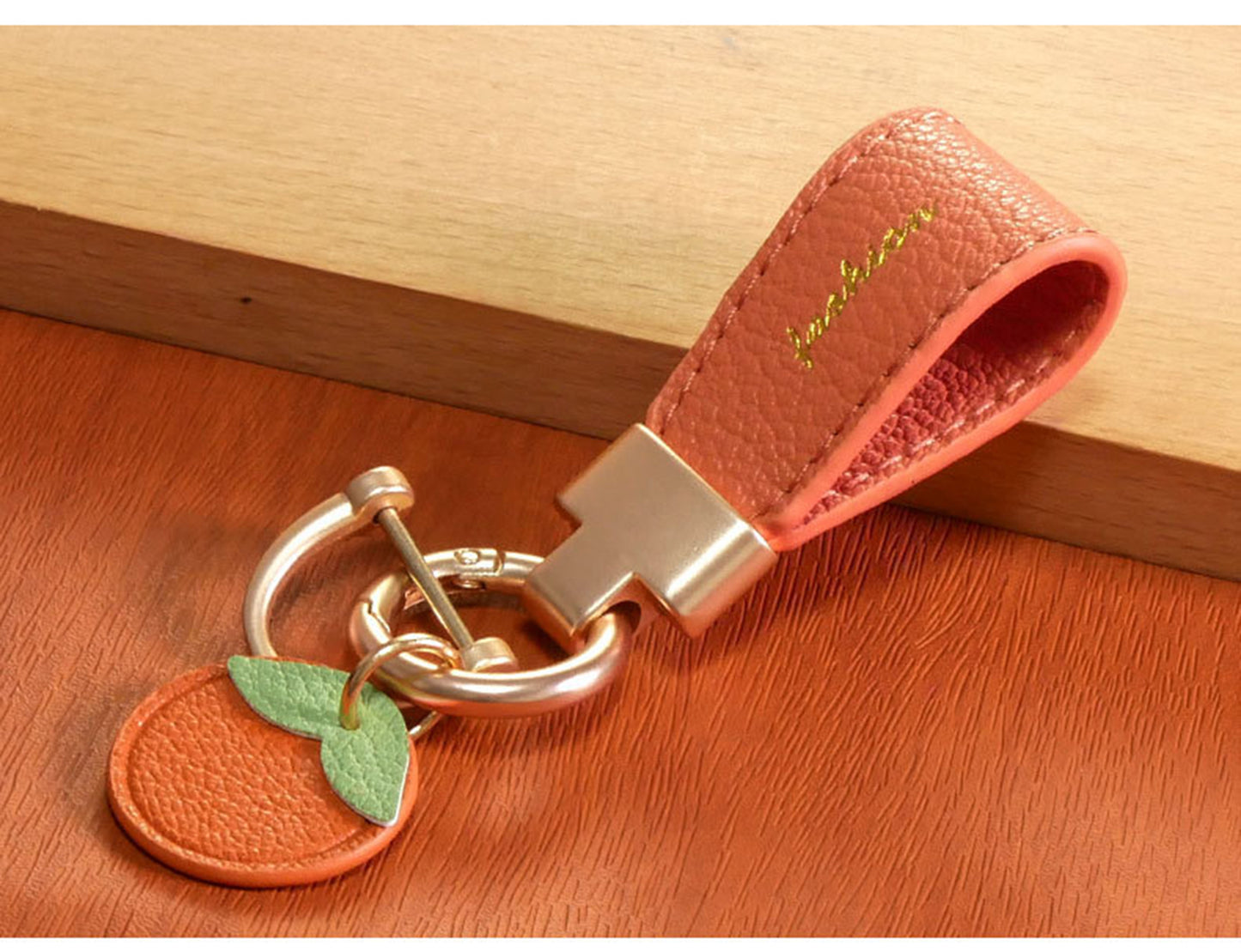 Leather Car Keychain,Universal Heavy Duty Metal Key Chain Accessories,Car Fob Key Keychain Holder