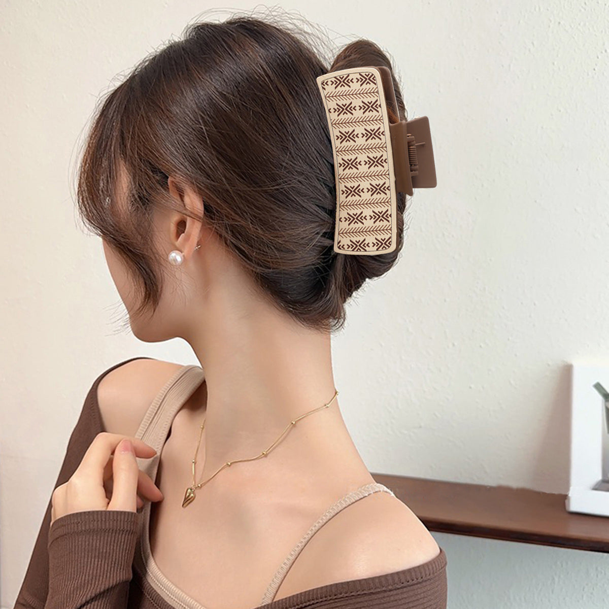 Hair Claw Clips for Women PU Leather Hairpins Traditional ( Large )