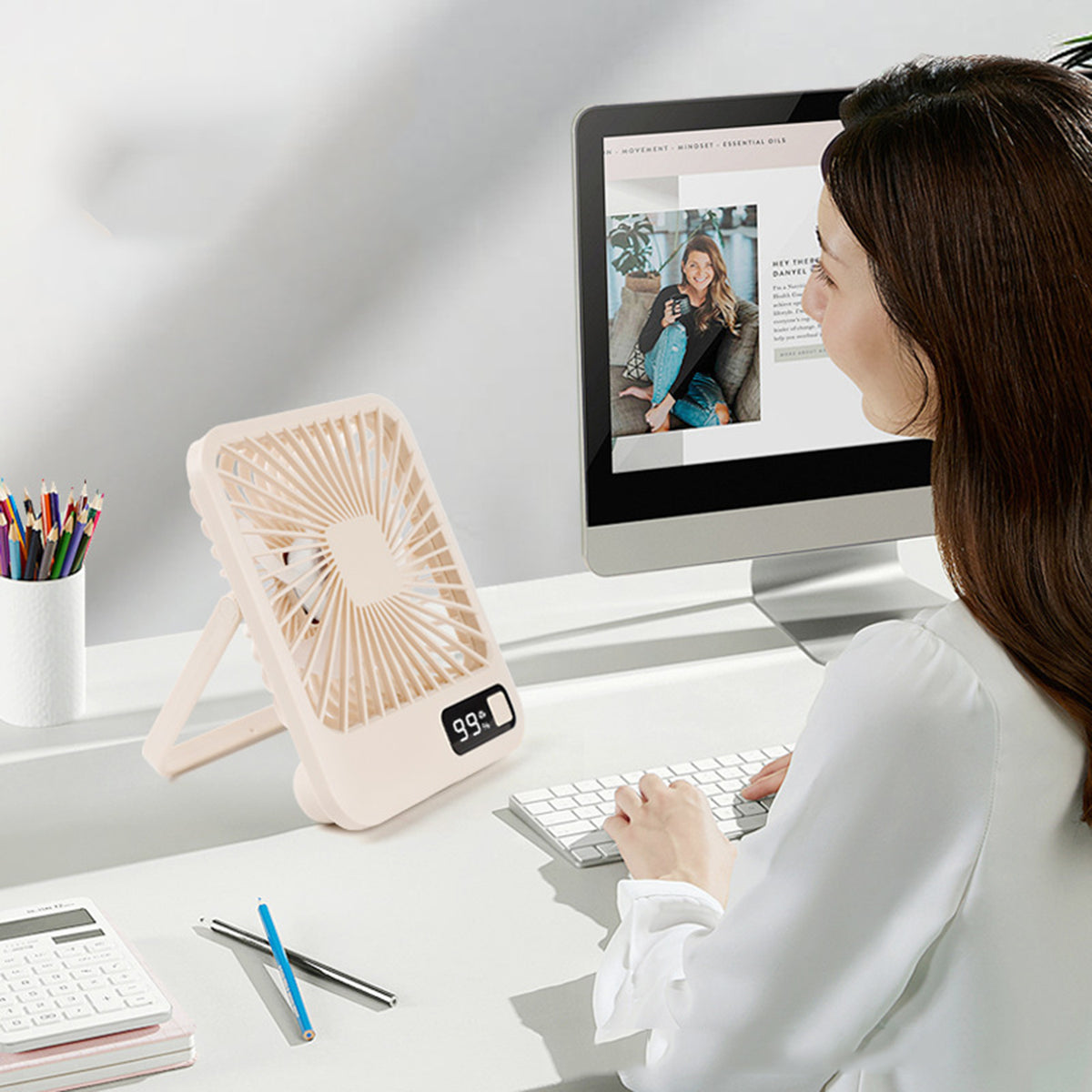 Mini Desk Fan Battery Operated Rechargeable Fan