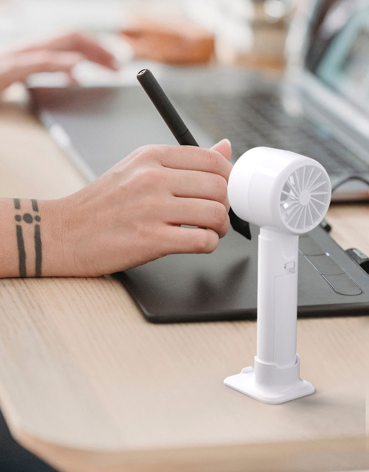 Handheld Fan Mini Portable Fan USB Rechargeable Personal Fan W/3 Speed
