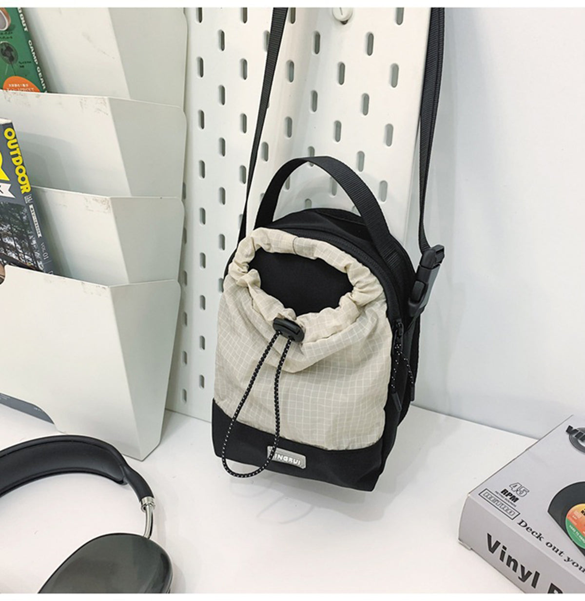 Lightweight Phone Purse Outdoor Sports Hiking Hydration Bottle Messenger Bag For Men/Women
